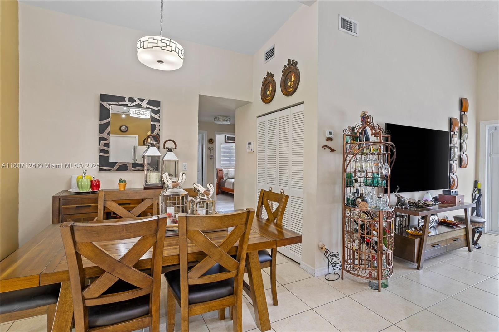 881 Nw 177th Ter Property Photo 8