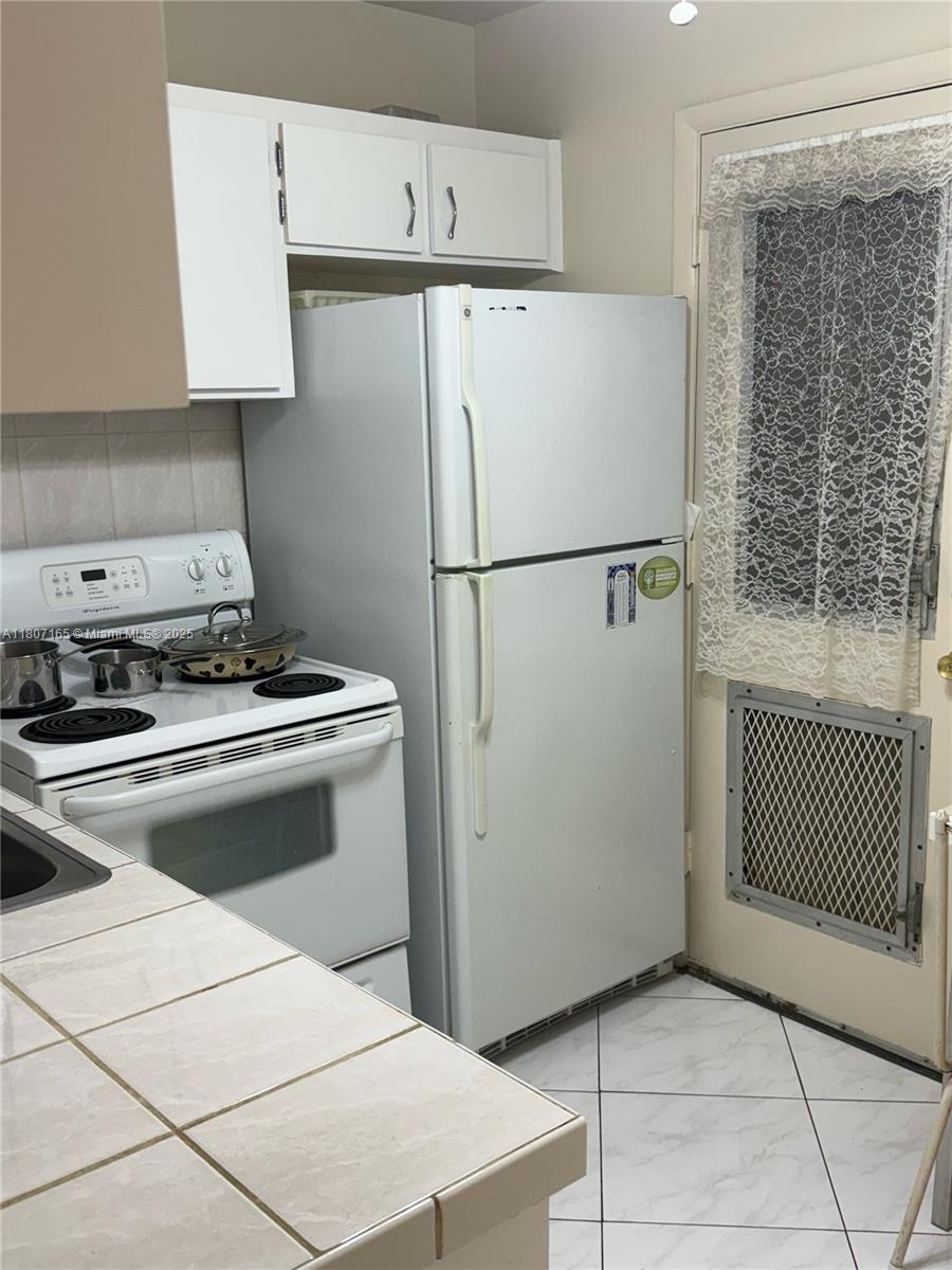 1395 Ne 167th St 203 Property Photo 4
