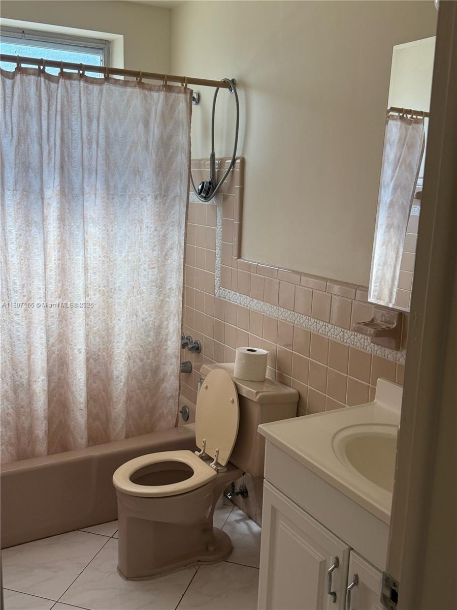 1395 Ne 167th St 203 Property Photo 12