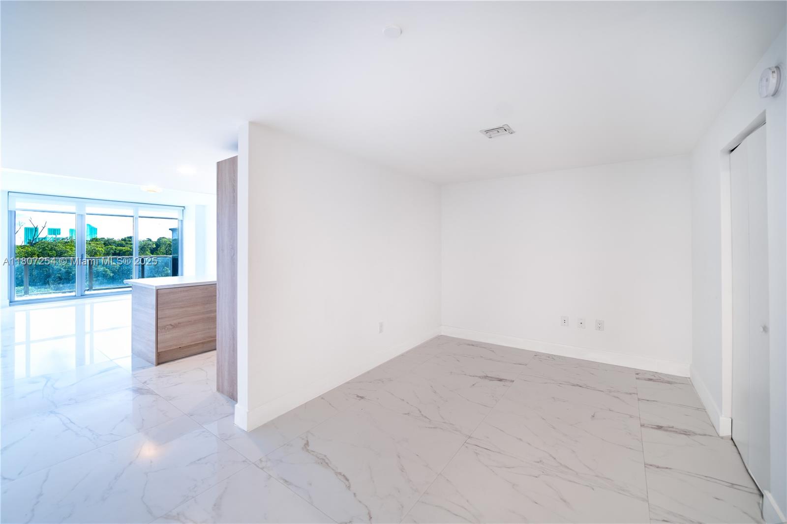 16385 Biscayne Blvd 417 Property Photo 5