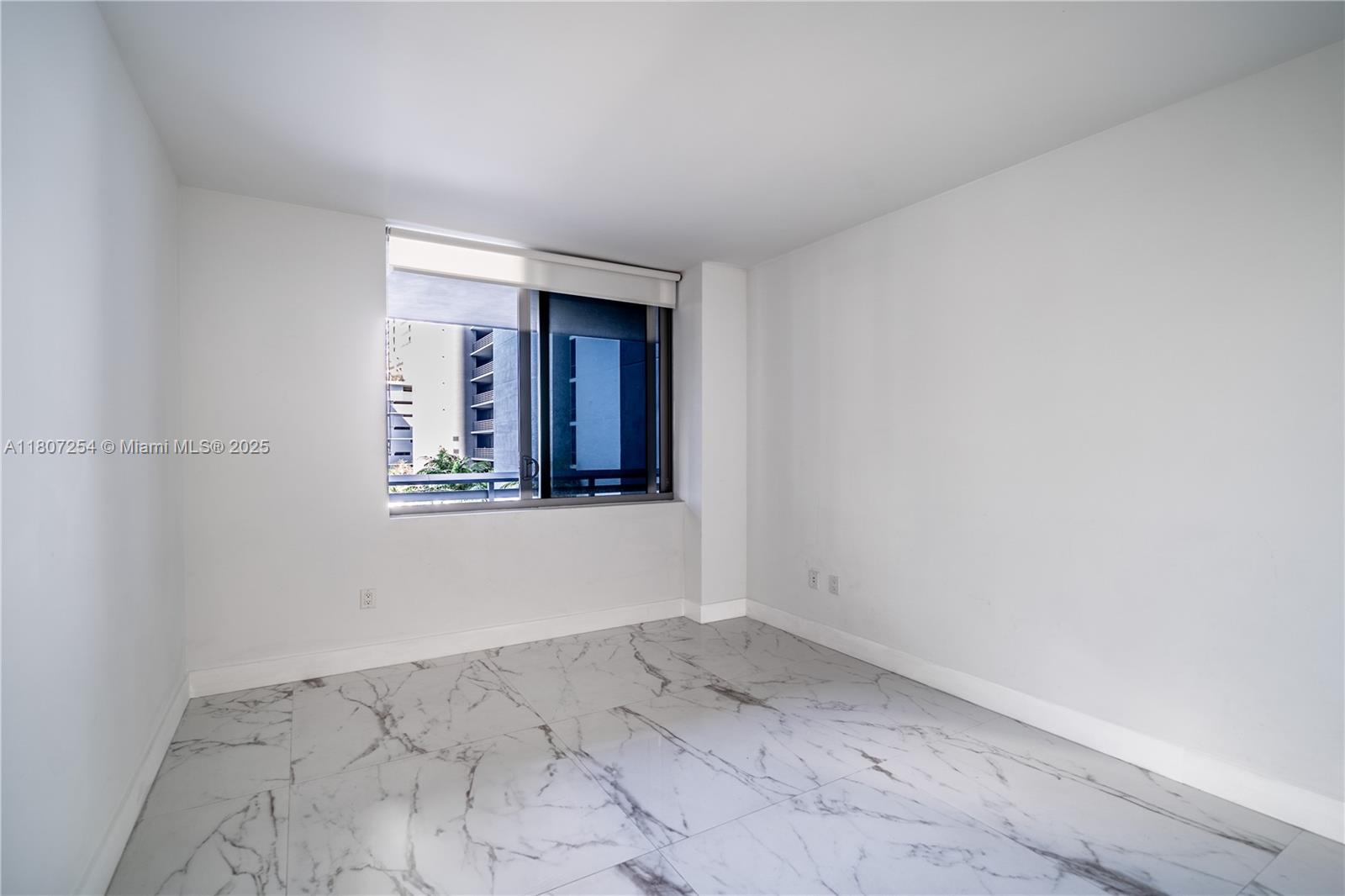 16385 Biscayne Blvd 417 Property Photo 6