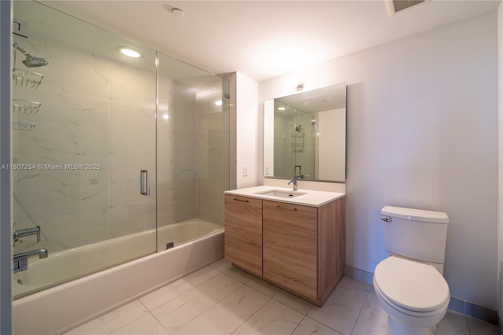 16385 Biscayne Blvd 417 Property Photo 9