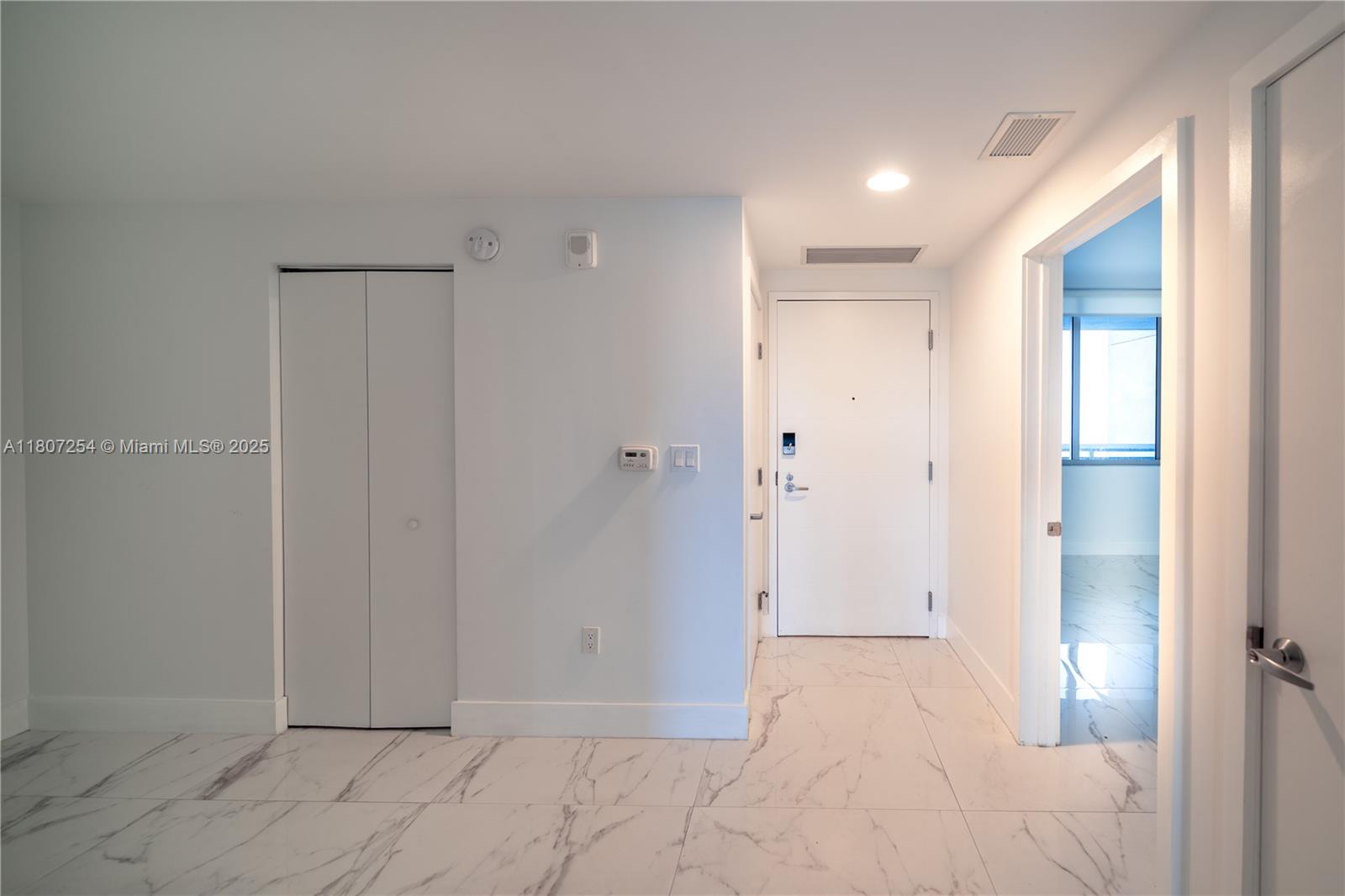 16385 Biscayne Blvd 417 Property Photo 13