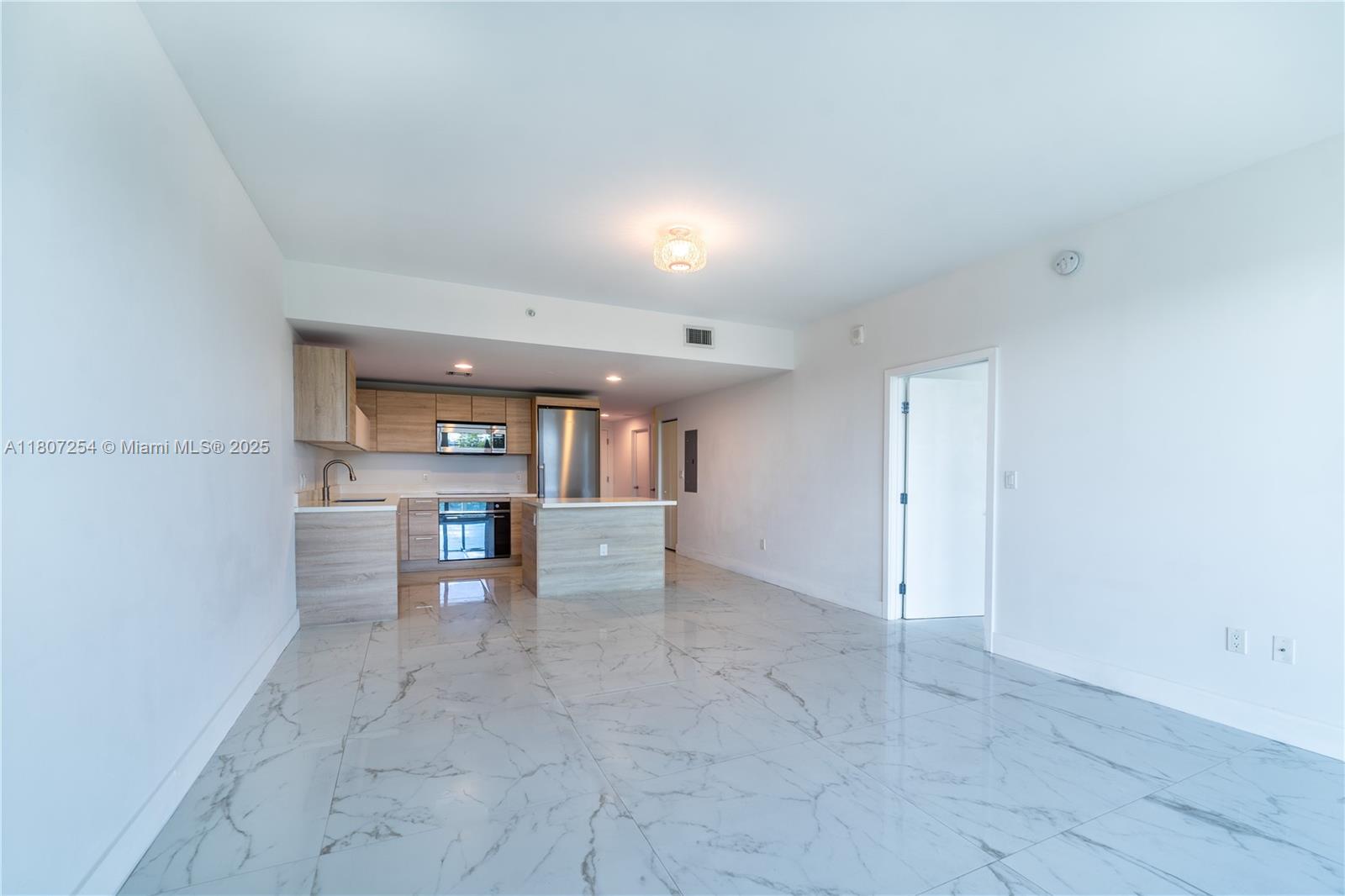 16385 Biscayne Blvd 417 Property Photo 19