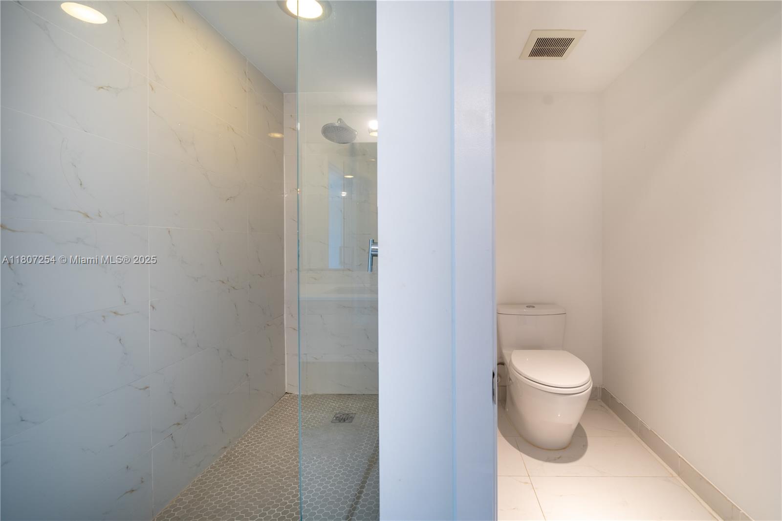 16385 Biscayne Blvd 417 Property Photo 26