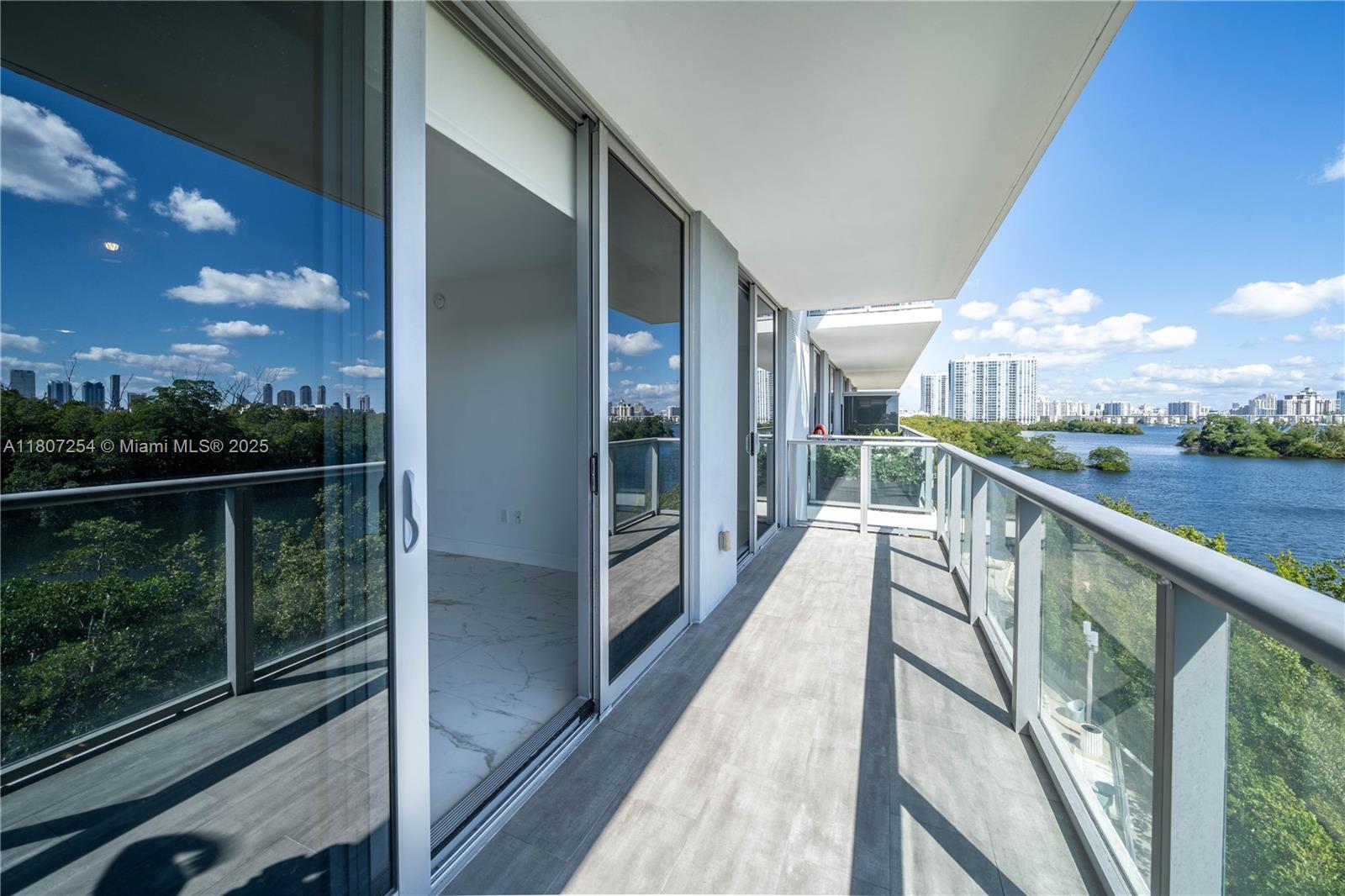 16385 Biscayne Blvd 417 Property Photo 28