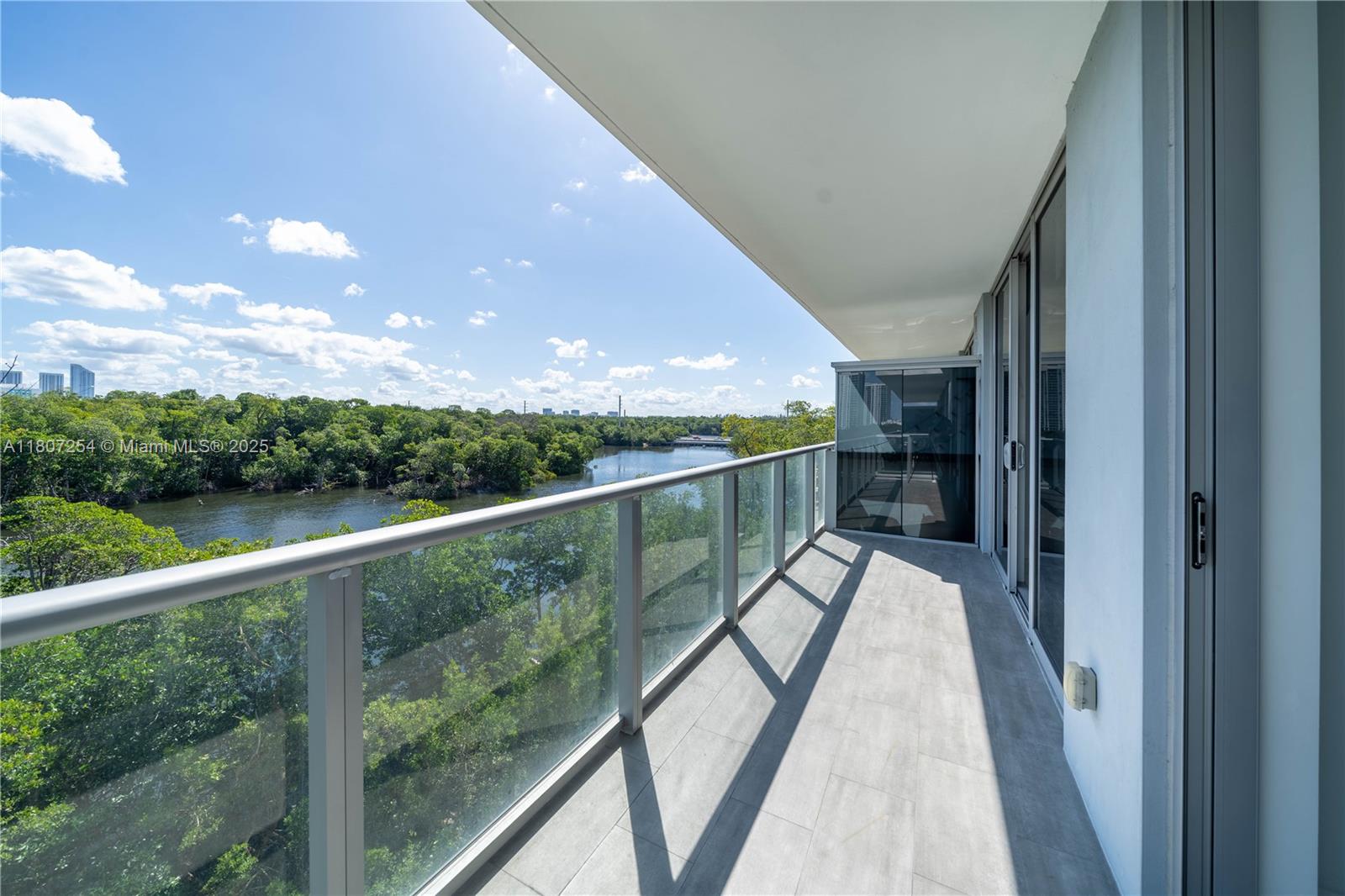 16385 Biscayne Blvd 417 Property Photo 29