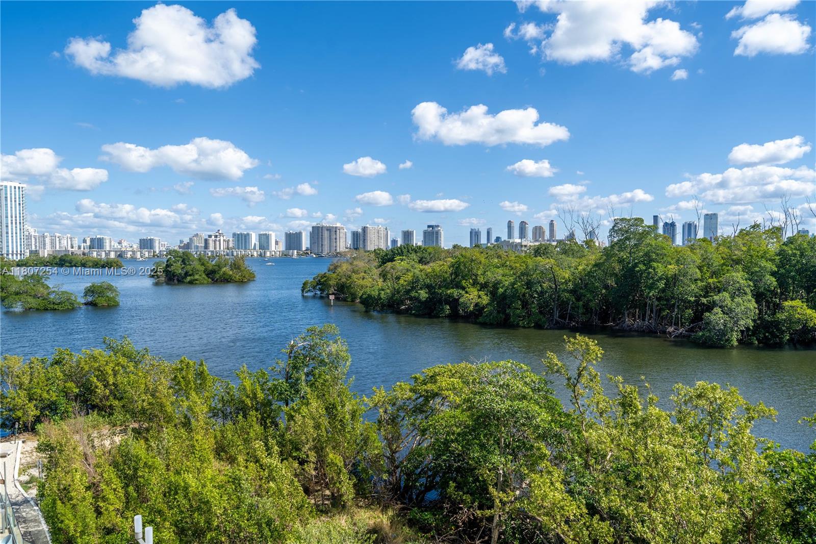 16385 Biscayne Blvd 417 Property Photo 33
