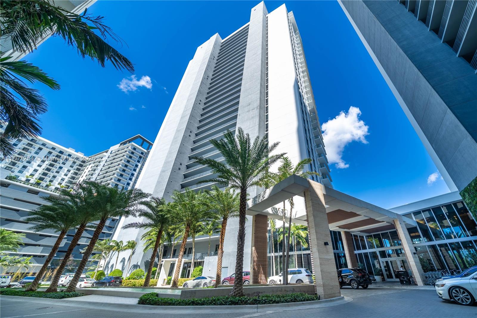 16385 Biscayne Blvd 417 Property Photo 37