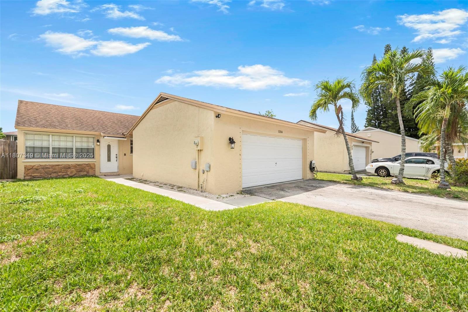 1356 Pelican Ct Property Photo 1