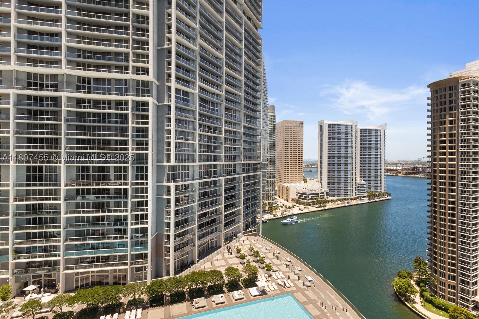 495 Brickell Ave 2304 Property Photo 3