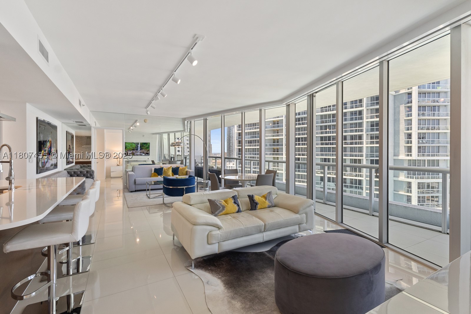 495 Brickell Ave 2304 Property Photo 6