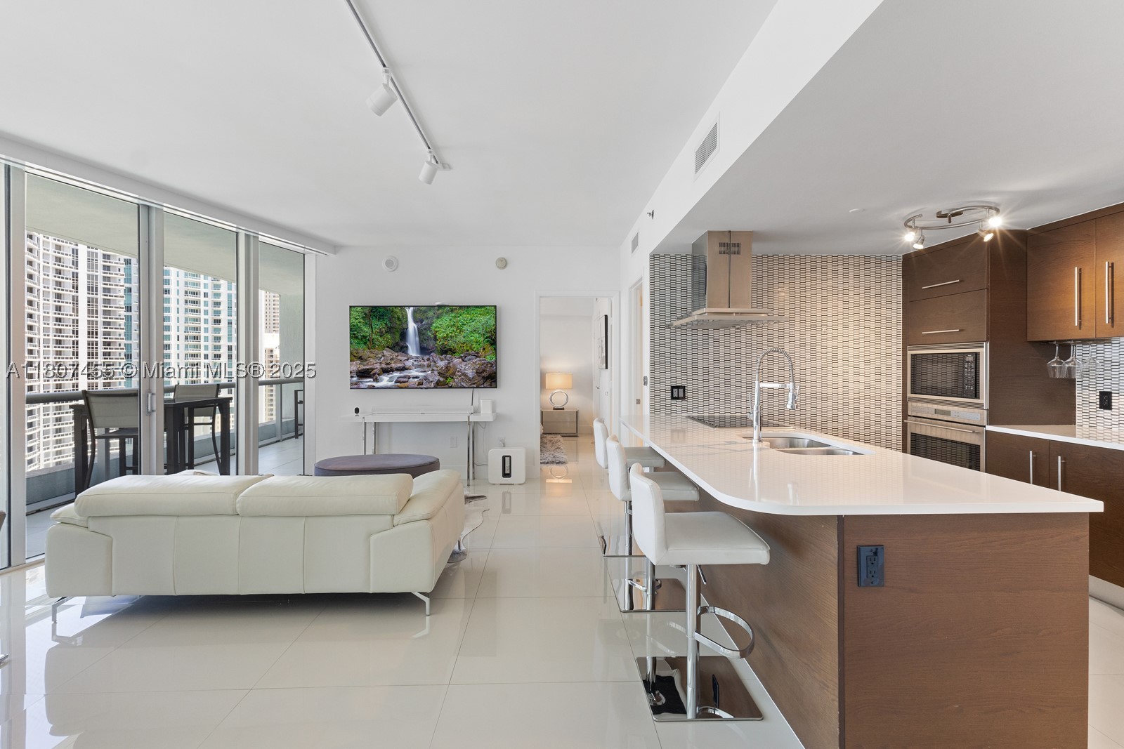 495 Brickell Ave 2304 Property Photo 16