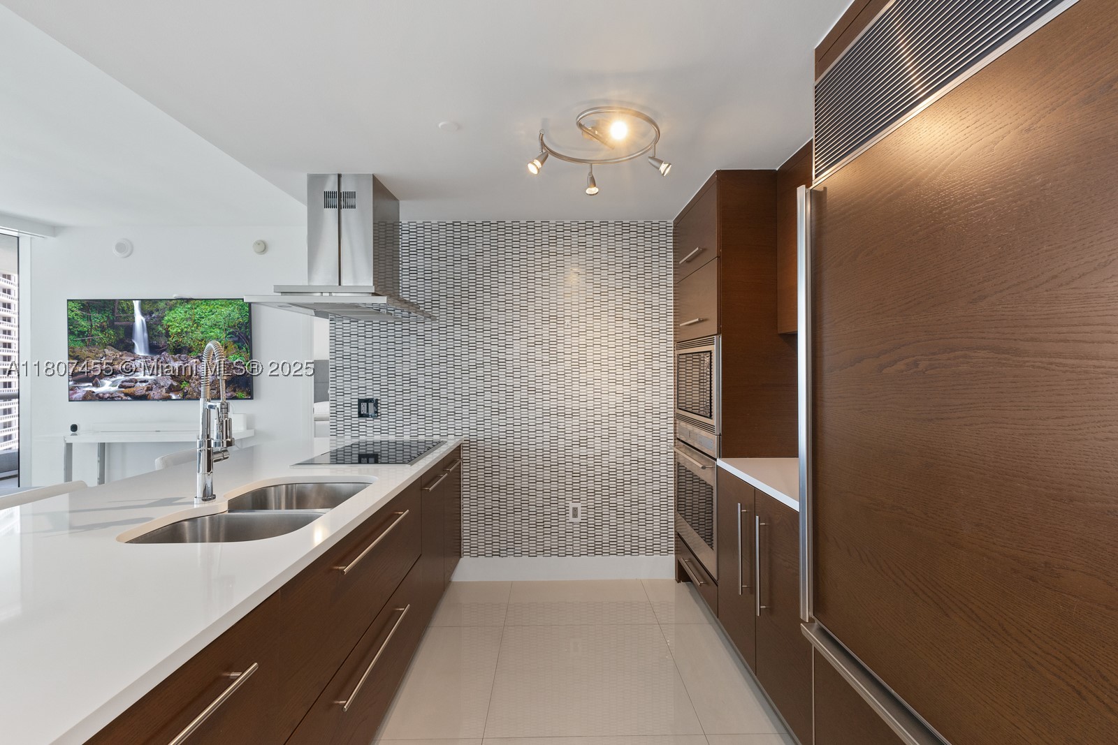 495 Brickell Ave 2304 Property Photo 17