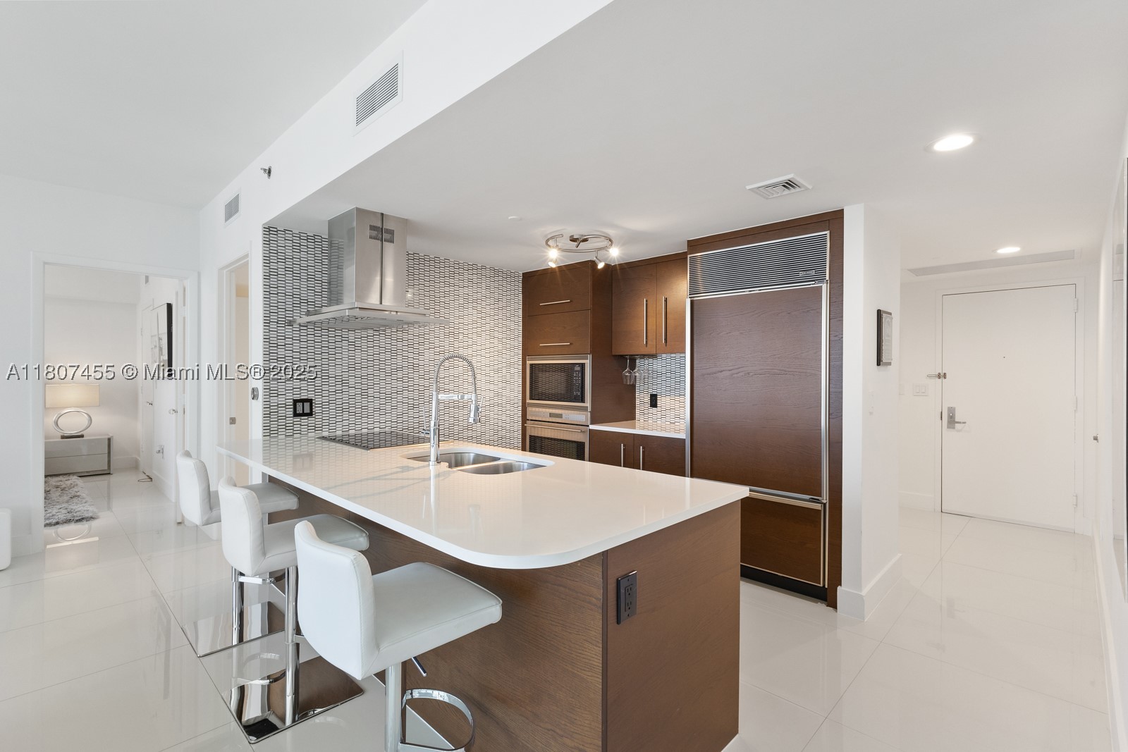 495 Brickell Ave 2304 Property Photo 21