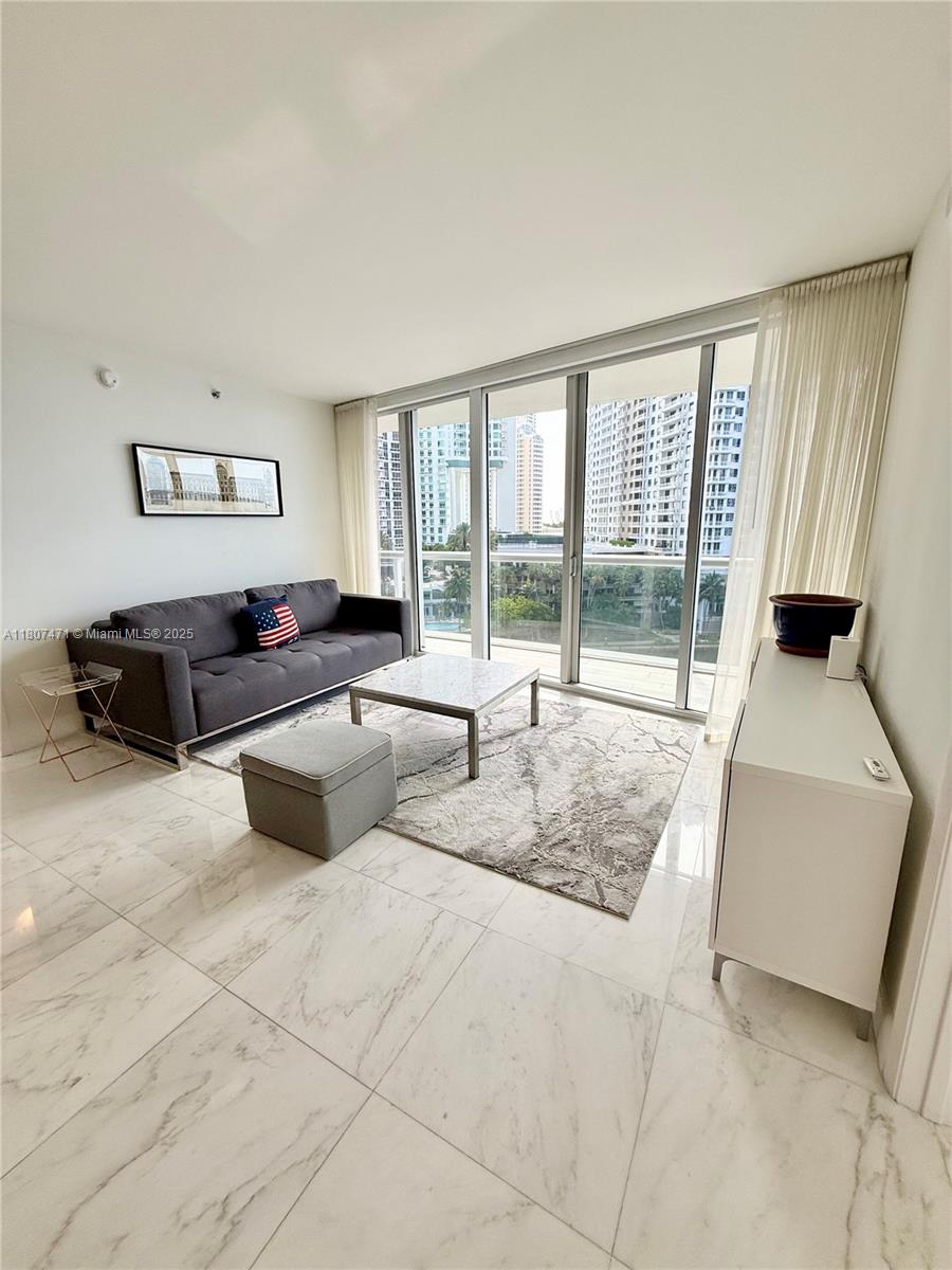 495 Brickell Ave BAY806 Property Photo 1