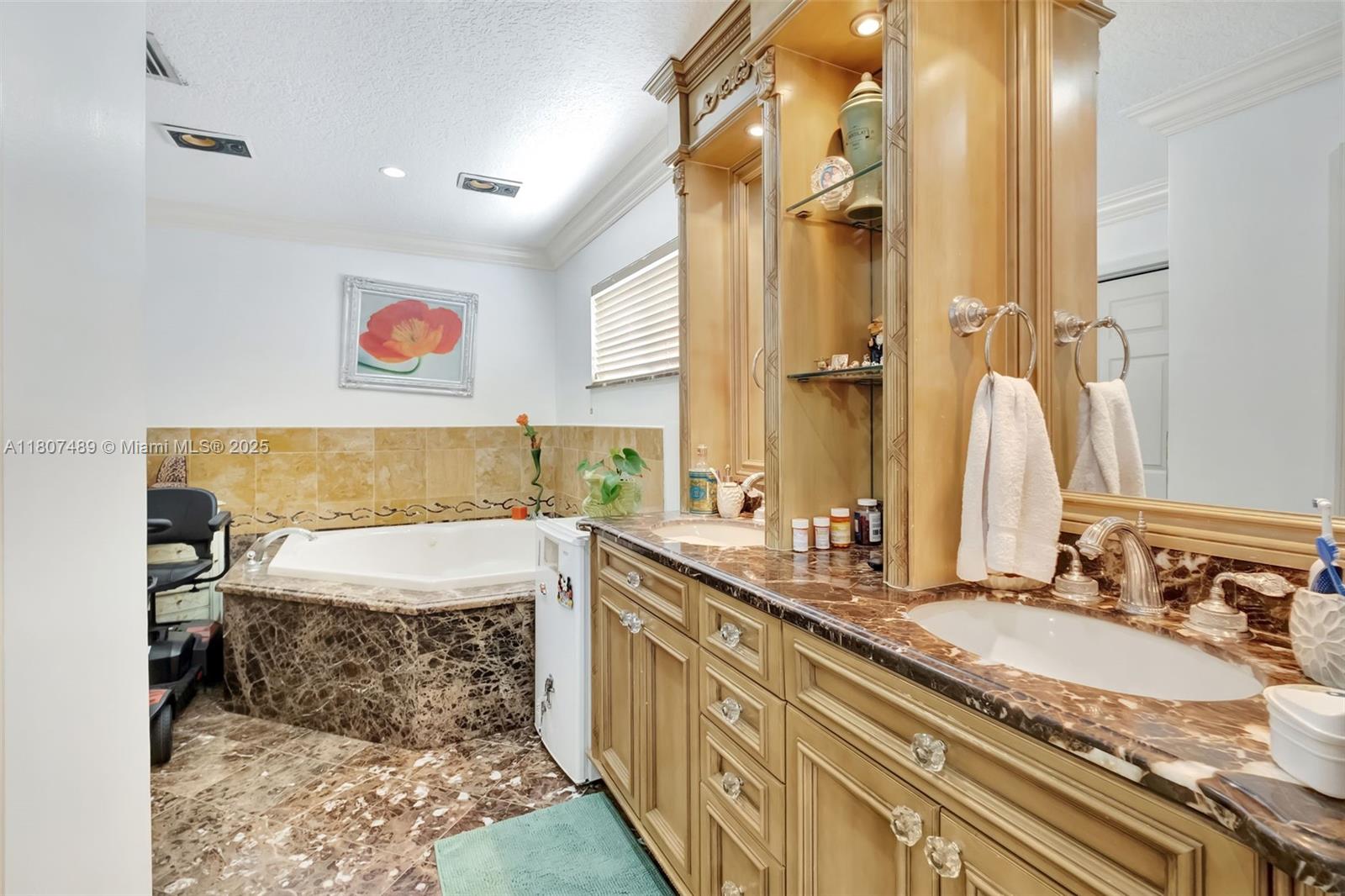 8360 Nw 159th Ter Property Photo 17