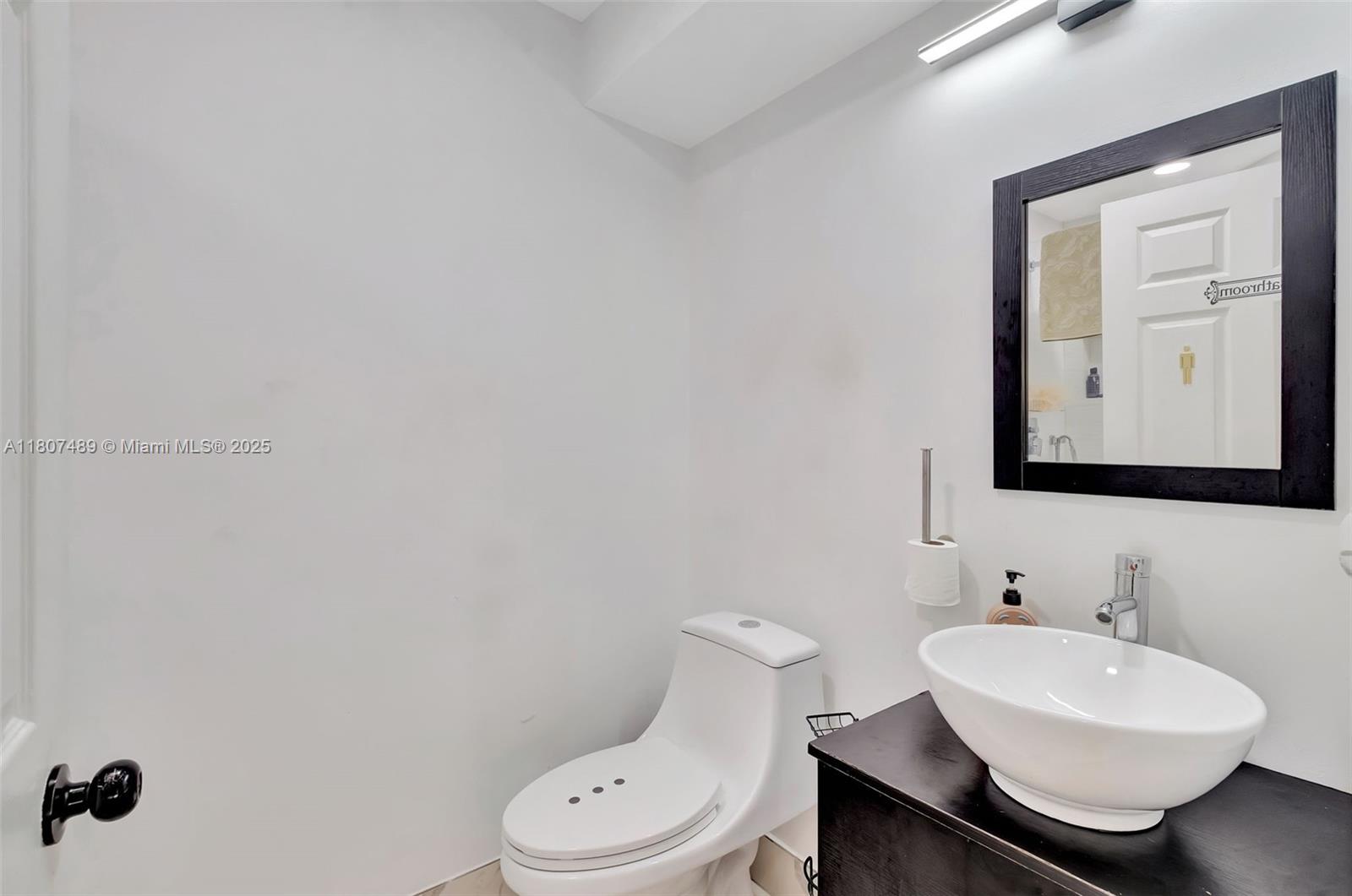 8360 Nw 159th Ter Property Photo 39