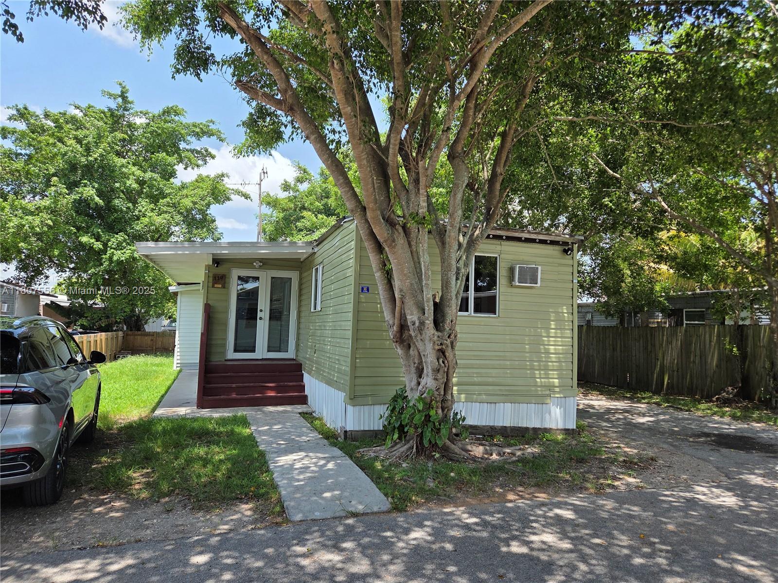451 Se 8th St Property Photo