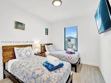 94825 Overseas Property Photo 10