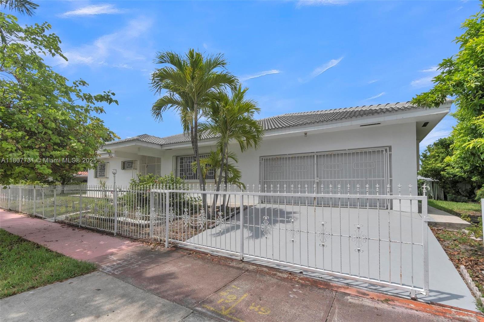 1500 71st St Property Photo 1