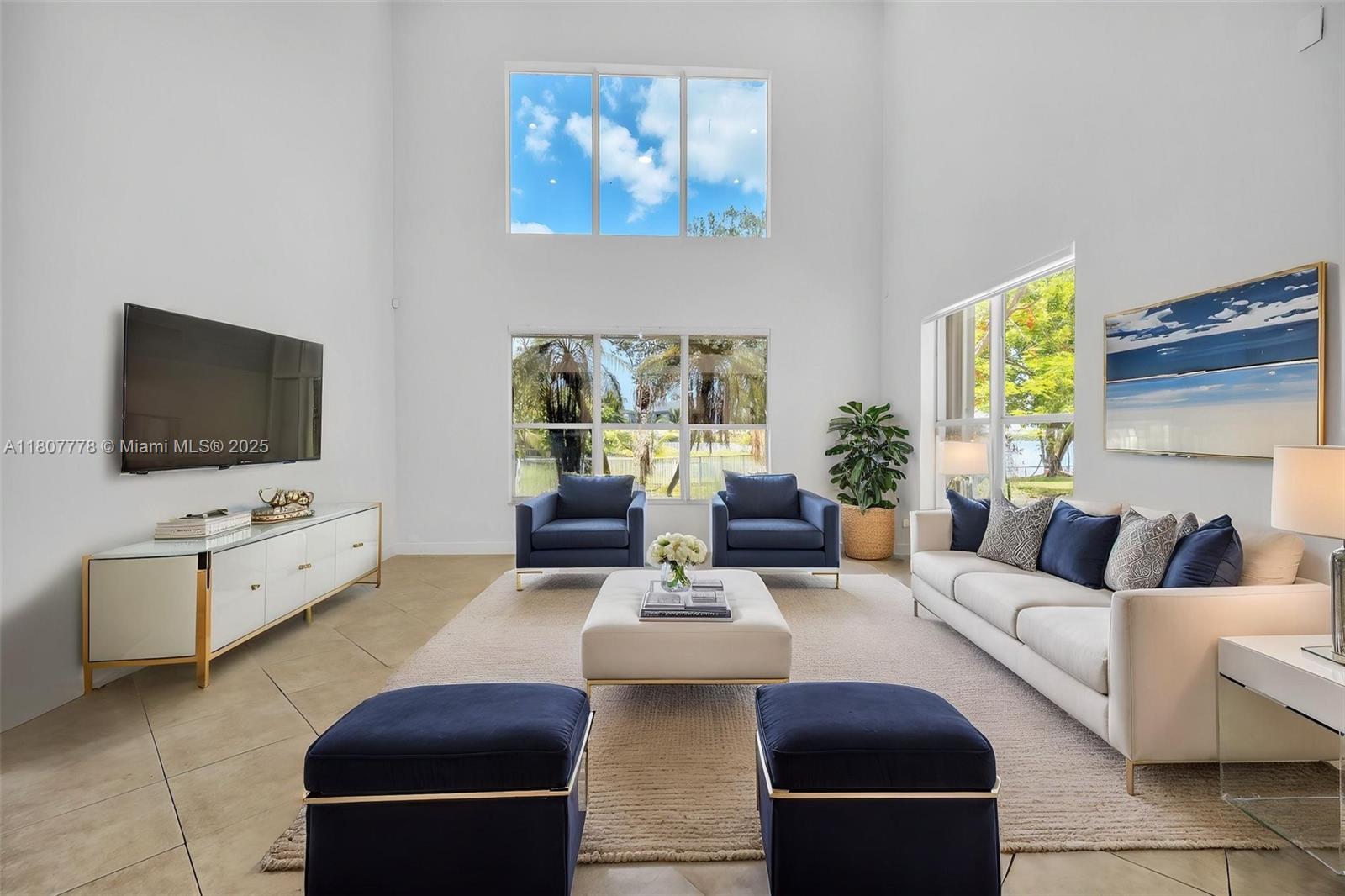 5466 Sw 187th Ter Property Photo 4