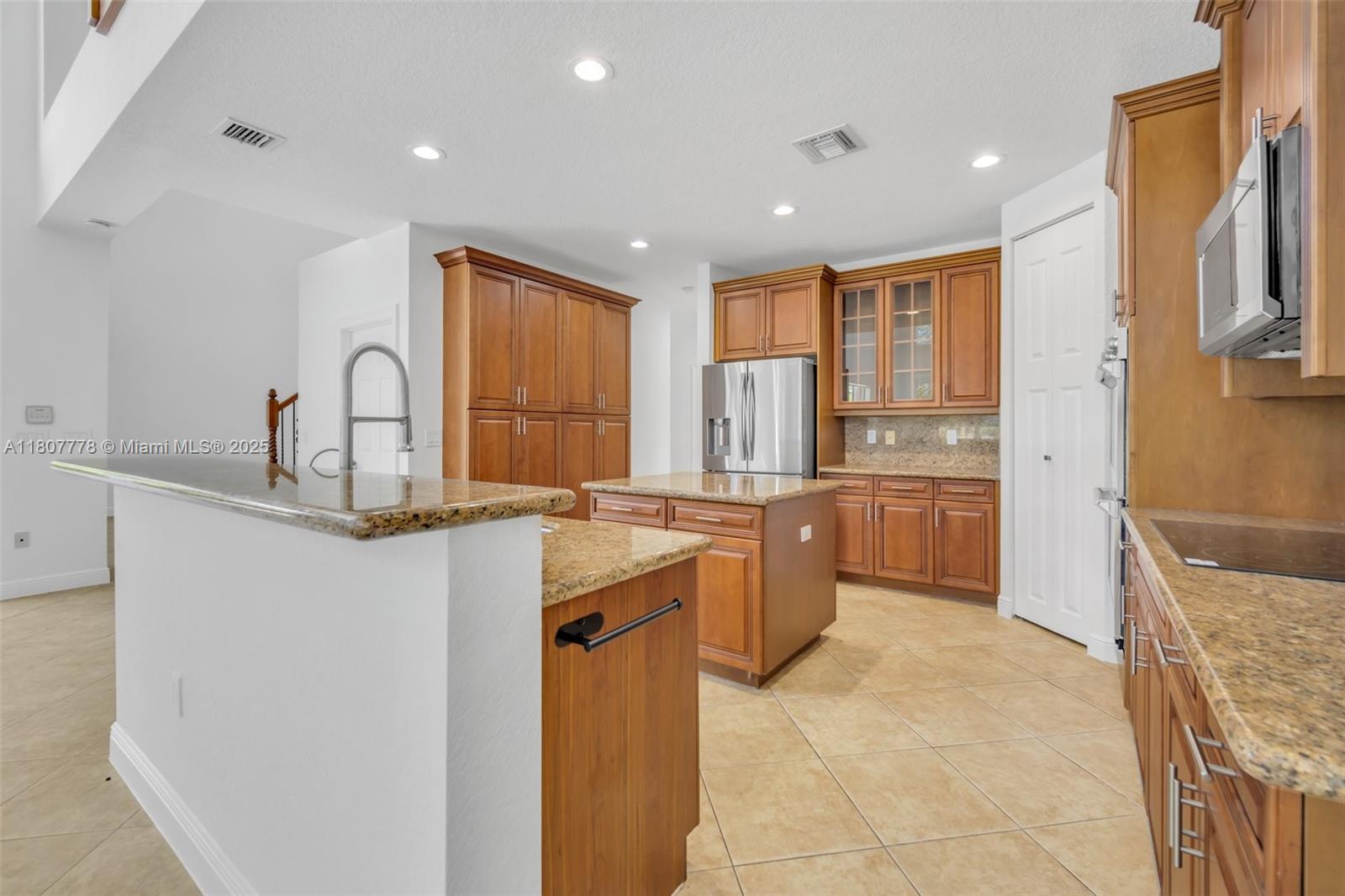 5466 Sw 187th Ter Property Photo 5