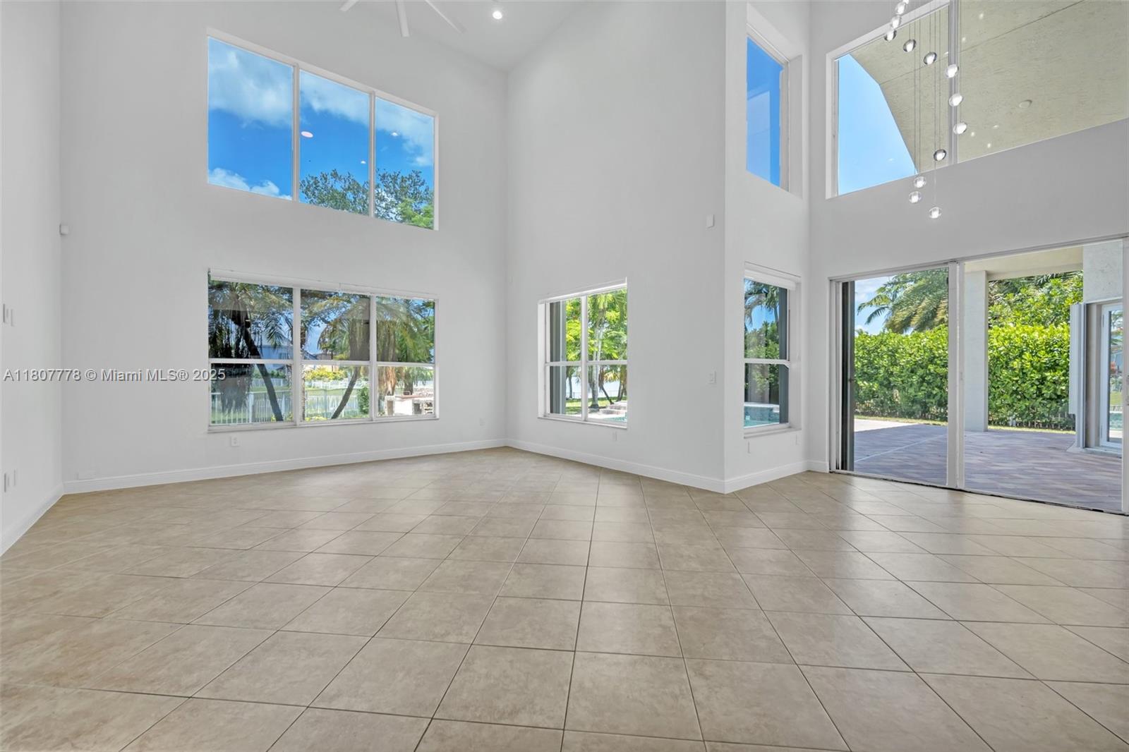 5466 Sw 187th Ter Property Photo 11