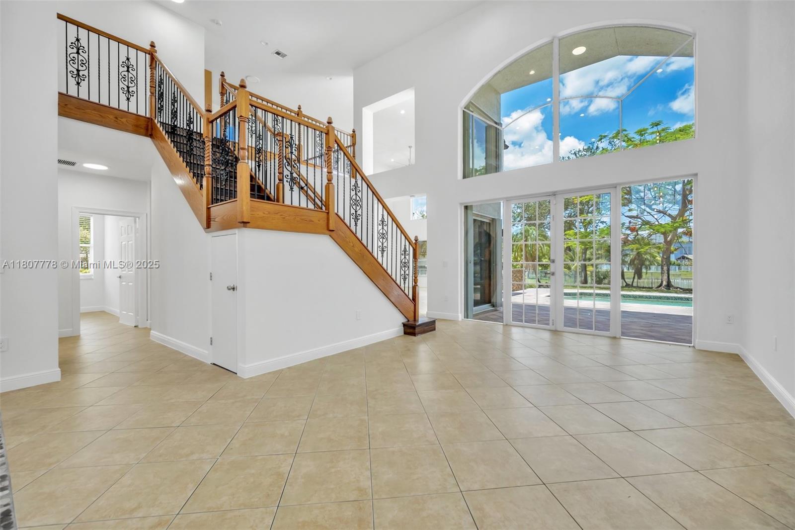 5466 Sw 187th Ter Property Photo 12