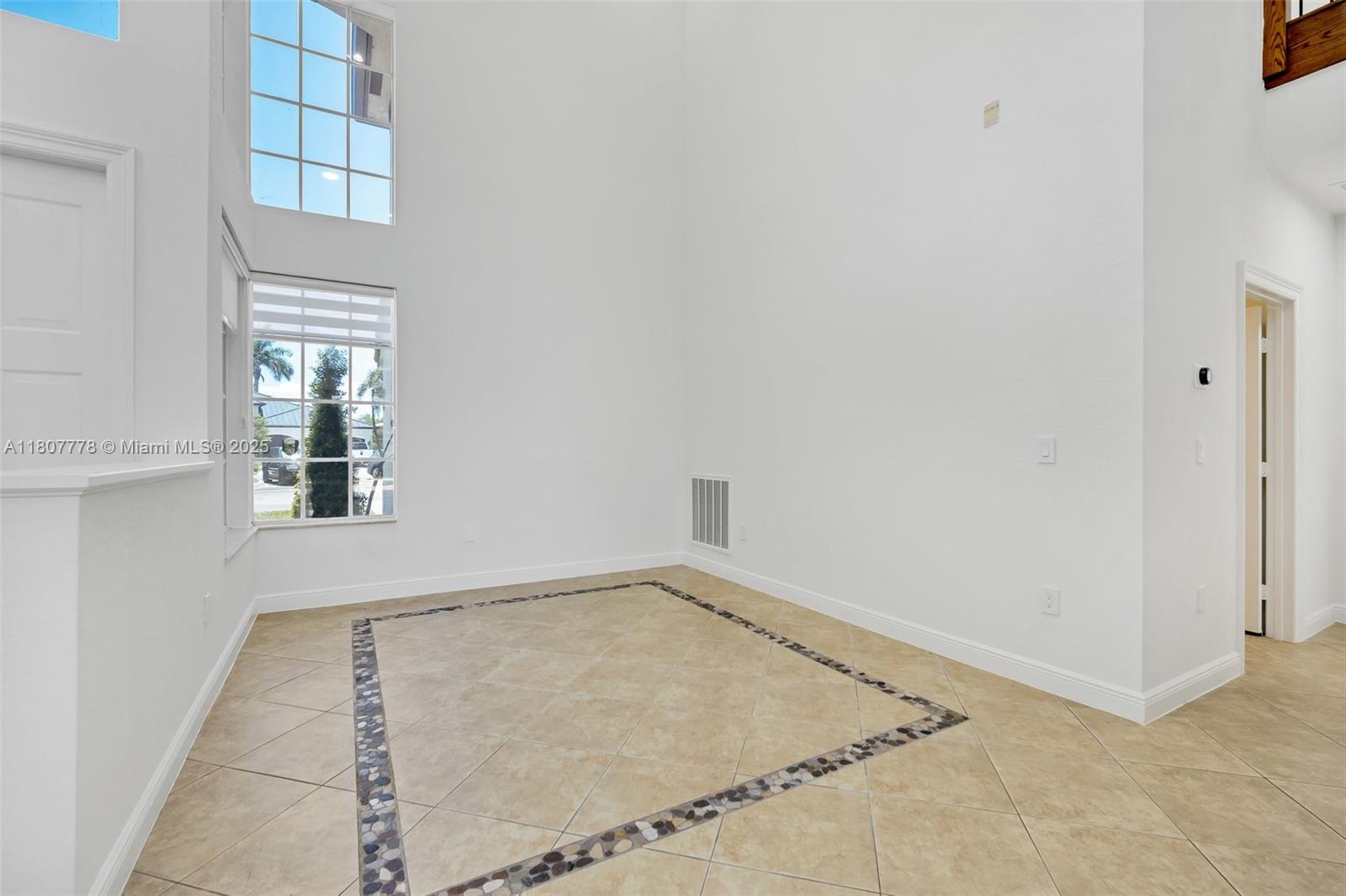 5466 Sw 187th Ter Property Photo 13