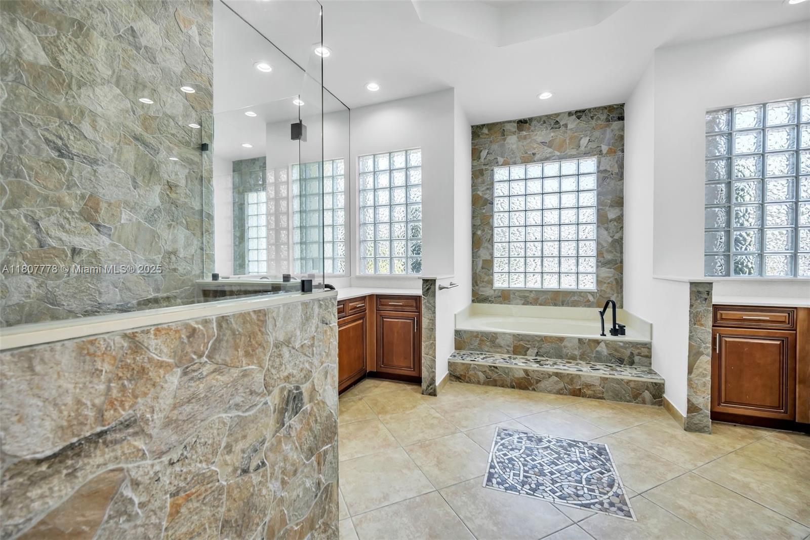 5466 Sw 187th Ter Property Photo 20