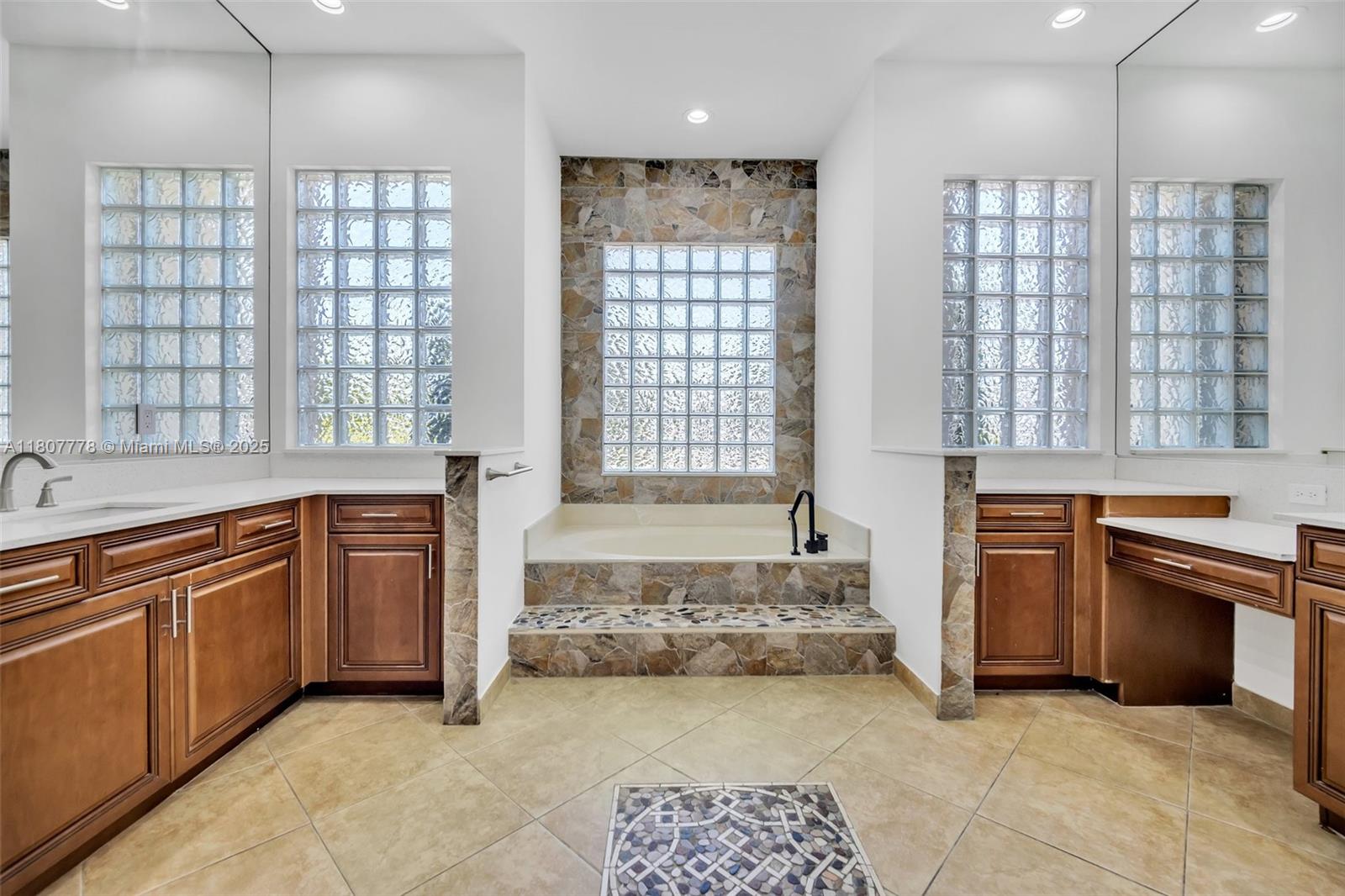 5466 Sw 187th Ter Property Photo 21