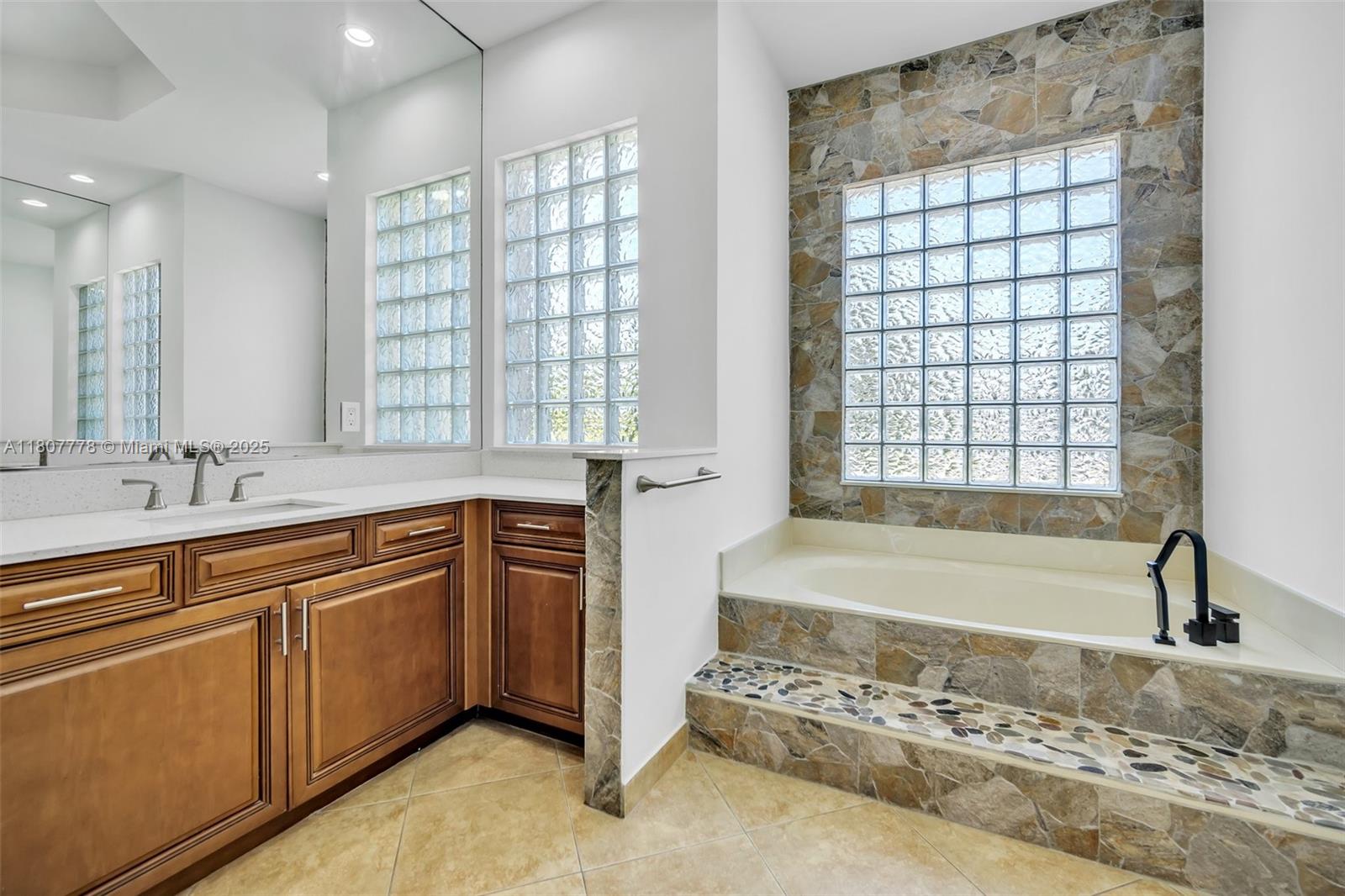 5466 Sw 187th Ter Property Photo 22