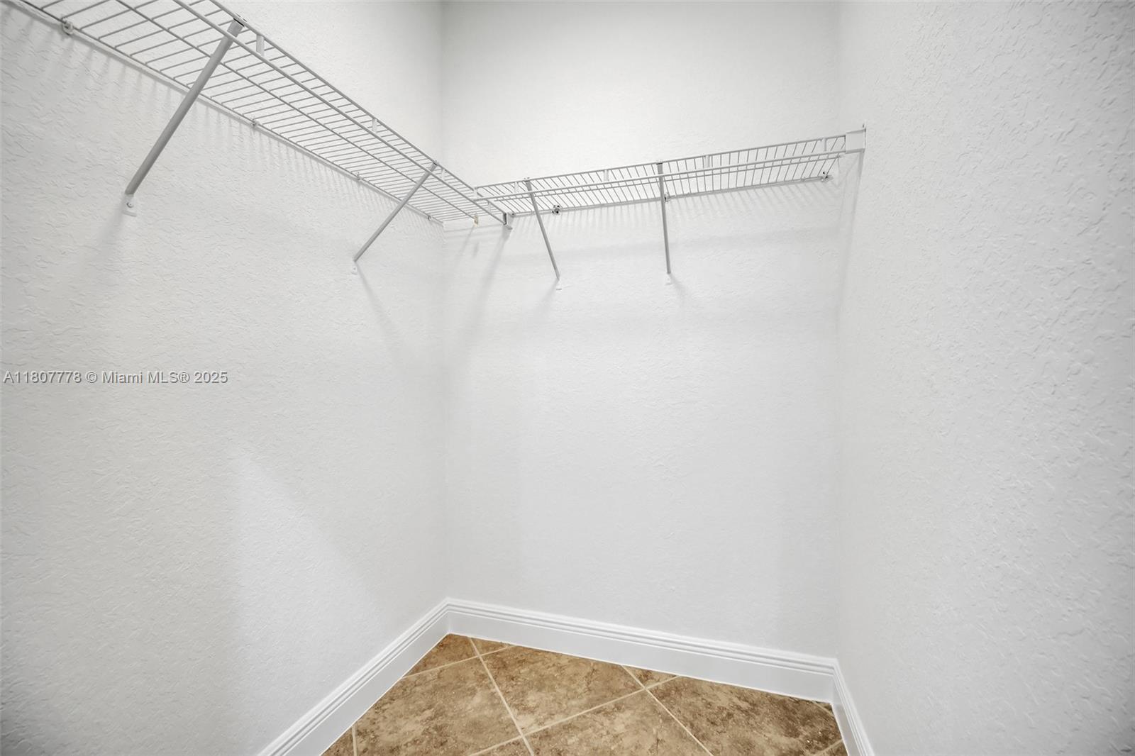 5466 Sw 187th Ter Property Photo 28