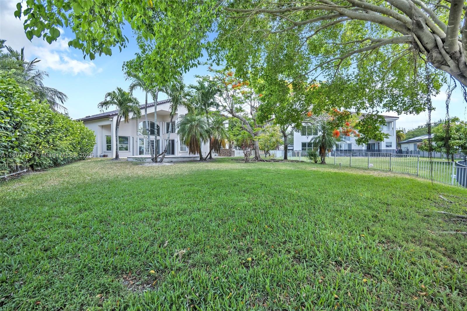 5466 Sw 187th Ter Property Photo 47