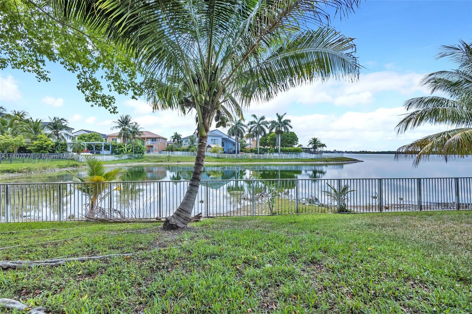 5466 Sw 187th Ter Property Photo 48