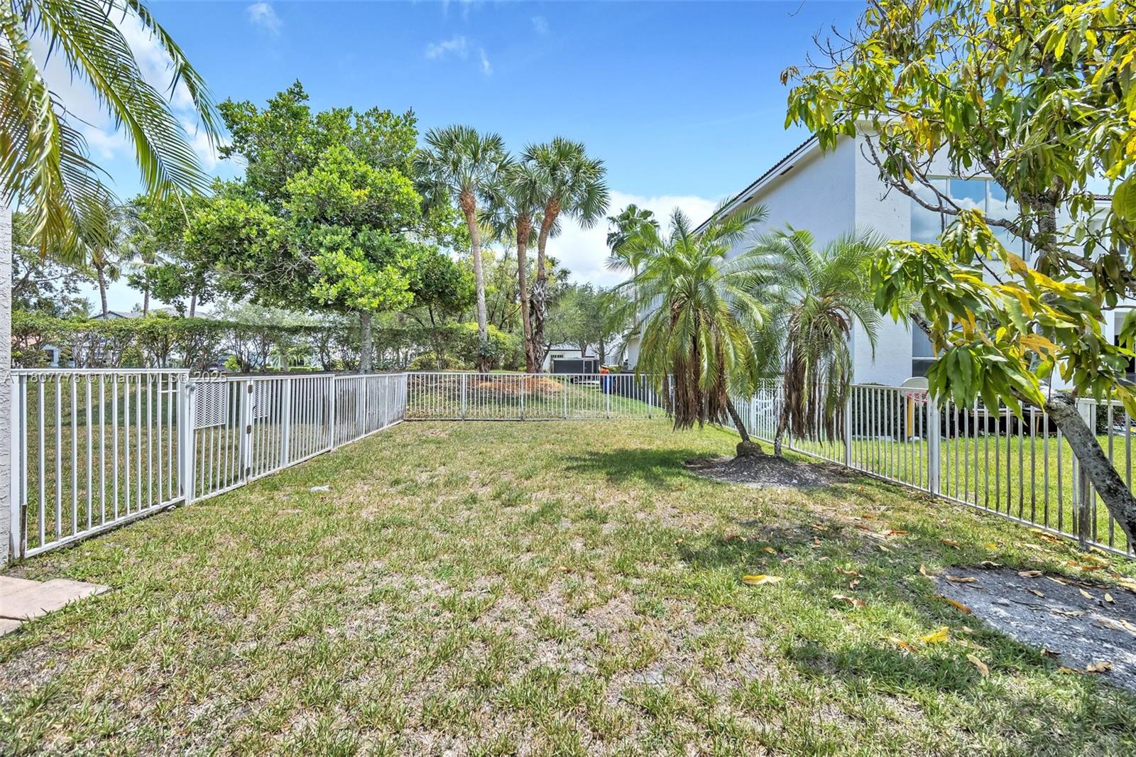 5466 Sw 187th Ter Property Photo 51