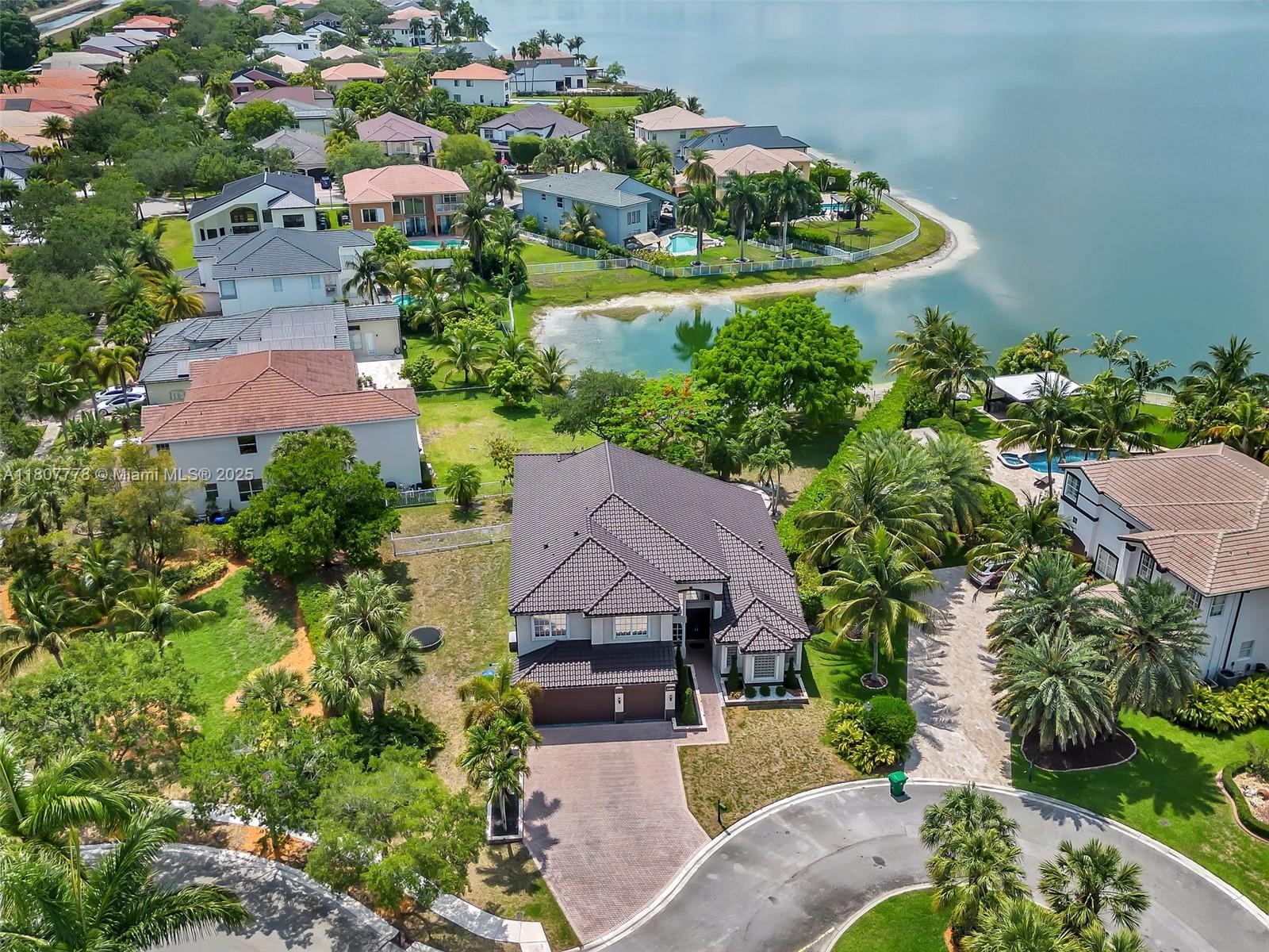 5466 Sw 187th Ter Property Photo 56