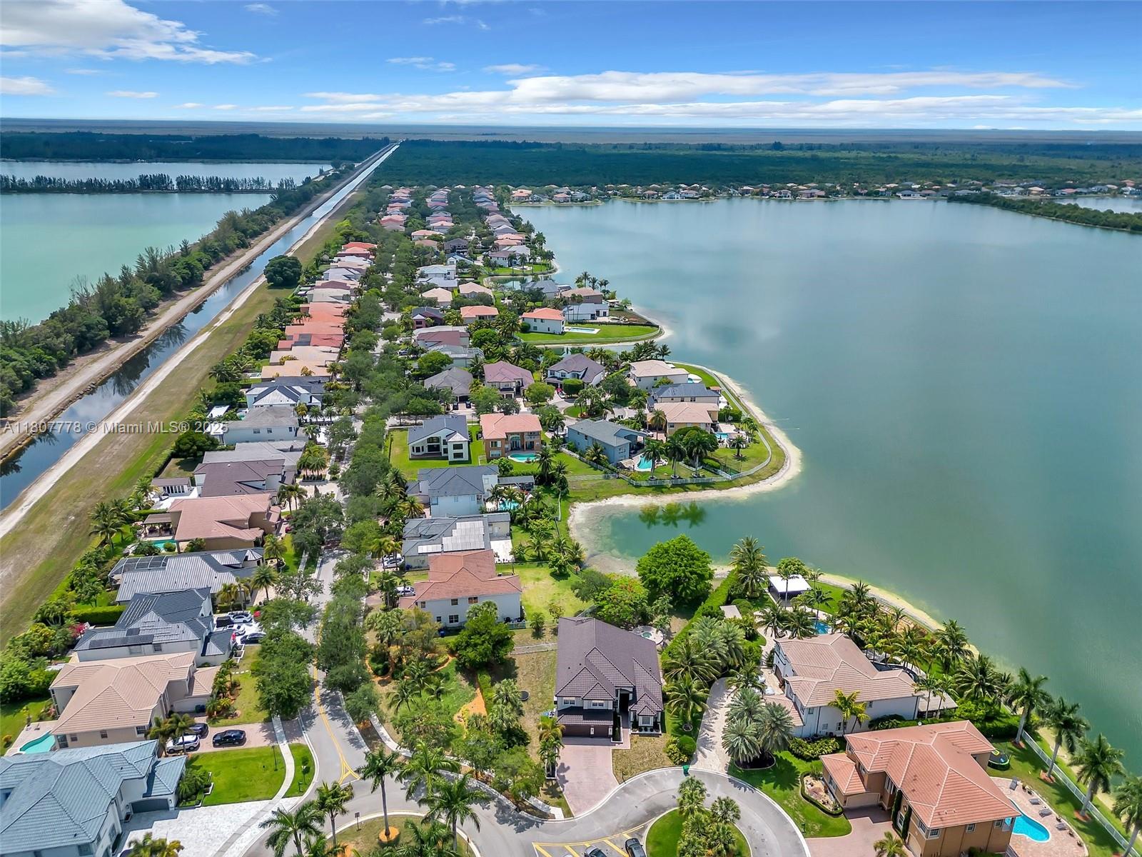5466 Sw 187th Ter Property Photo 58