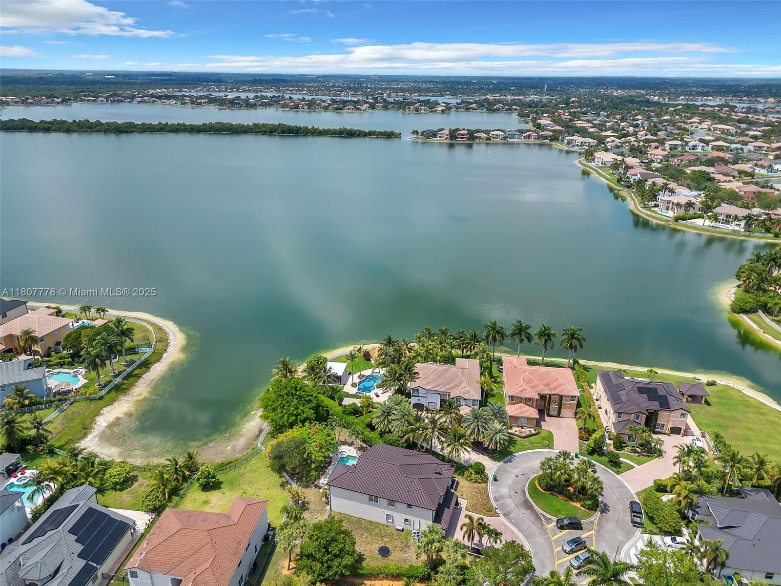 5466 Sw 187th Ter Property Photo 59