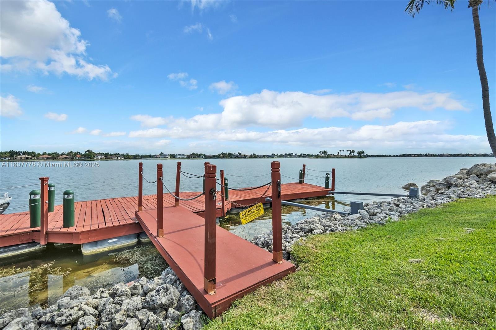 5466 Sw 187th Ter Property Photo 70