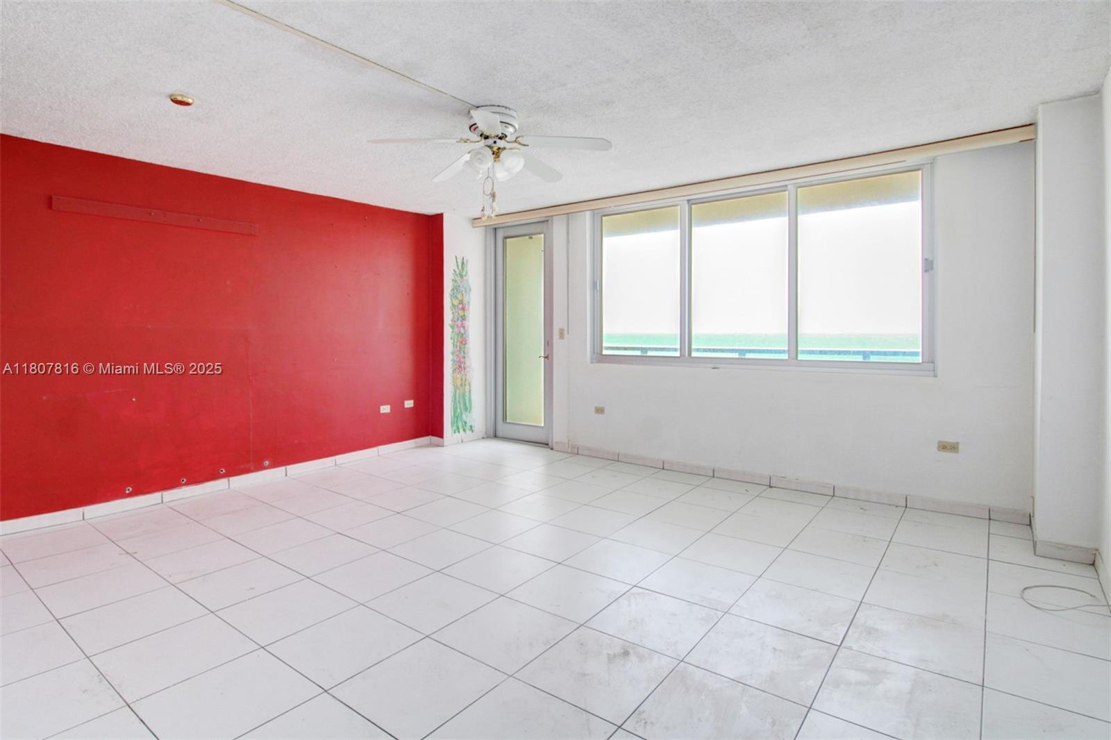 7135 Collins Ave 934 Property Photo 4