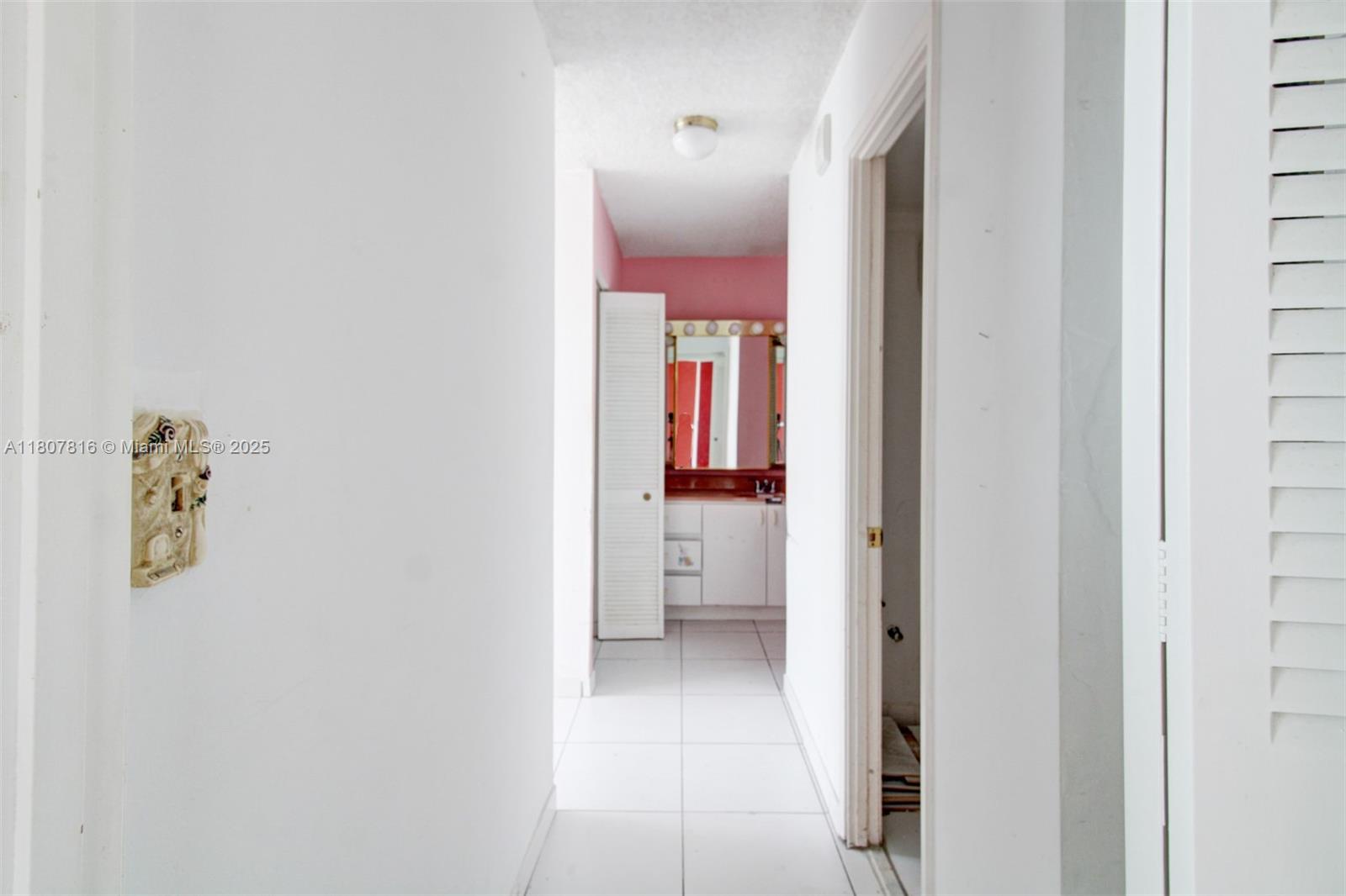 7135 Collins Ave 934 Property Photo 5