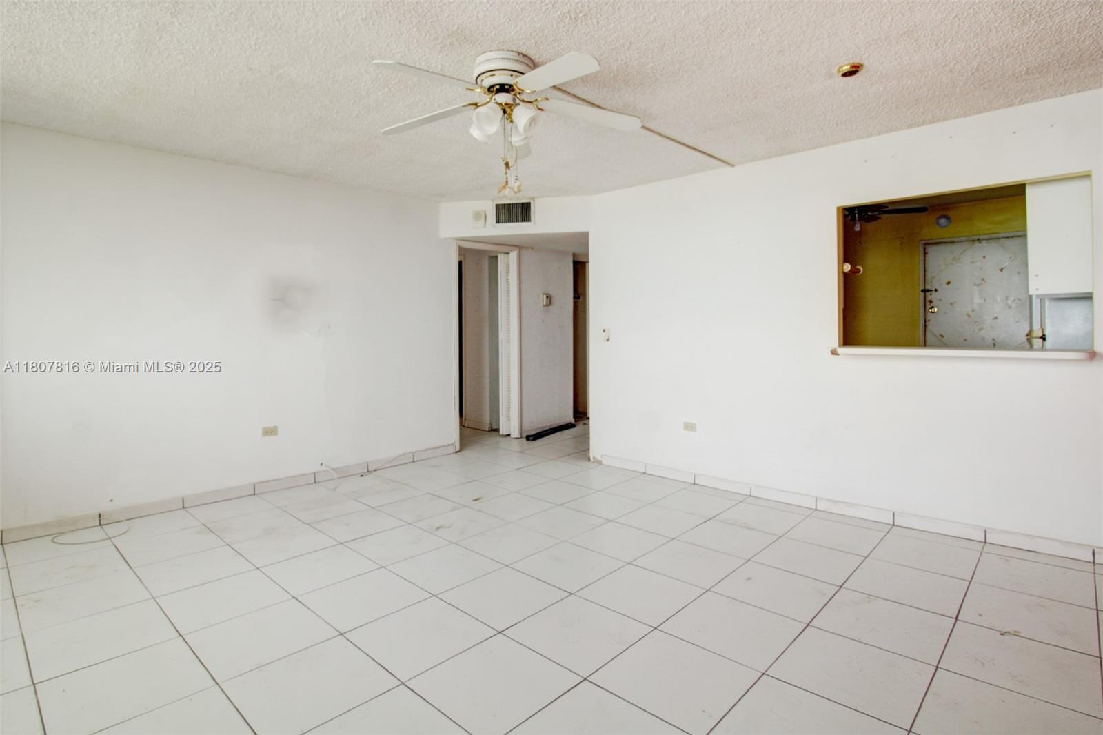 7135 Collins Ave 934 Property Photo 6