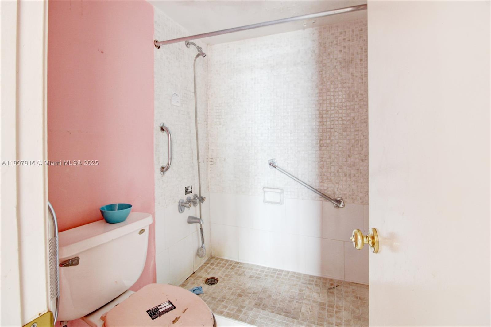 7135 Collins Ave 934 Property Photo 13