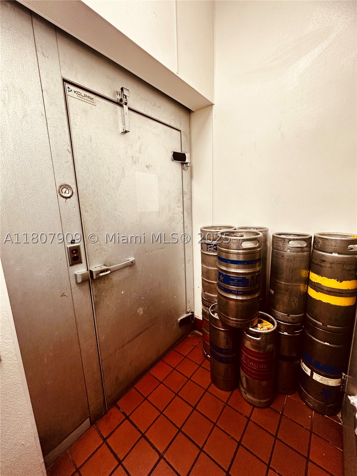 A11807909 Property Photo 12
