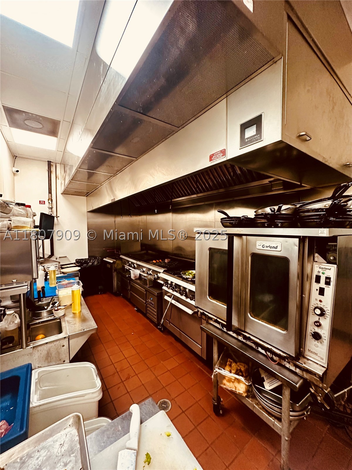 A11807909 Property Photo 16