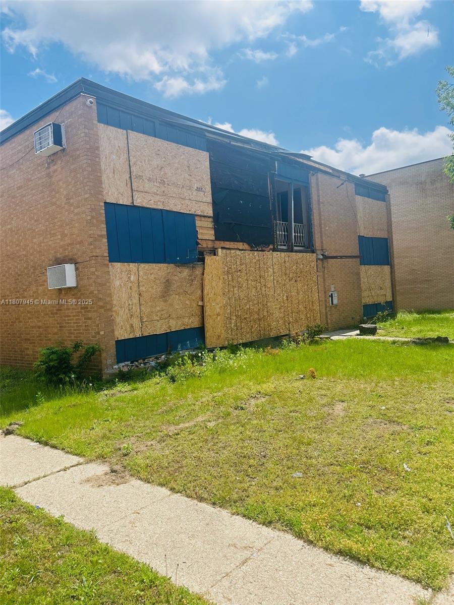 16660 Greenfield Rd Property Photo 1