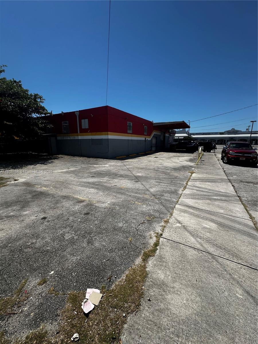 3215 Nw 7th St Property Photo 5