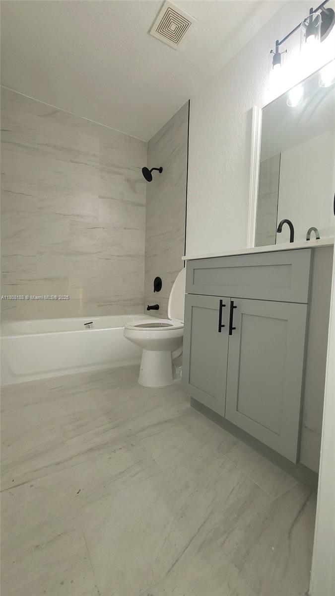 901 Se 16th Ct Property Photo 6